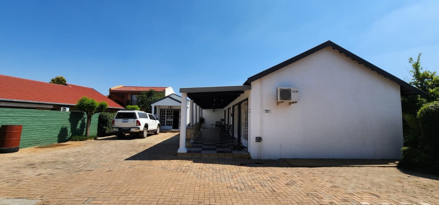 7 Bedroom Property for Sale in Stilfontein Ext 4 North West
